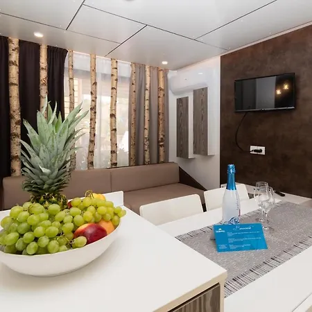 Mediterraneo Village פארק נופש קוואלינו-טראפורטי