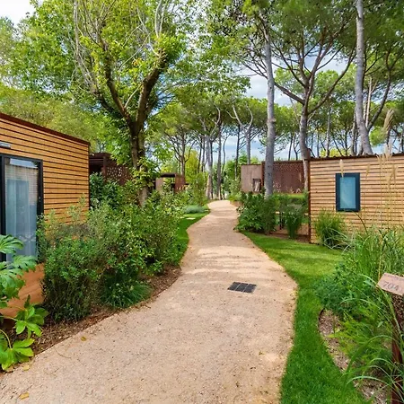 Mediterraneo Village פארק נופש קוואלינו-טראפורטי