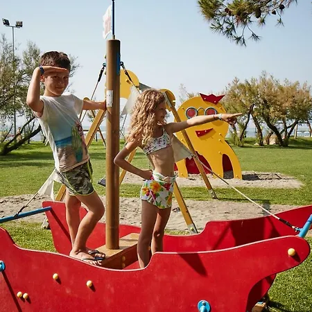 Mediterraneo Village 5* Каваллино