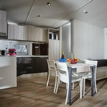 Mediterraneo Village 5* Каваллино