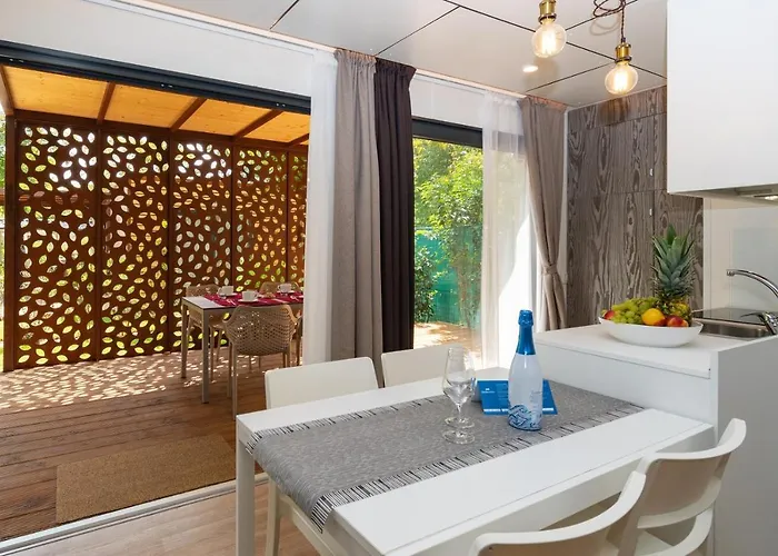 Mediterraneo Village Πάρκο διακοπών 5*