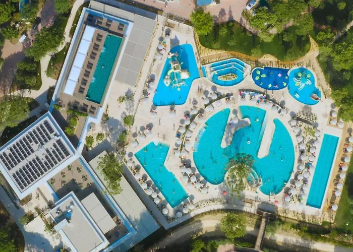 Mediterraneo Village Πάρκο διακοπών 5*